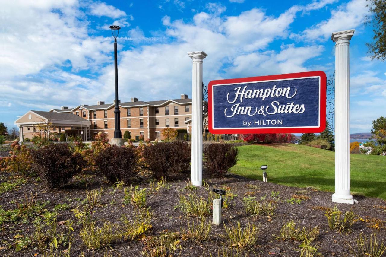 Hampton Inn & Suites Petoskey Exterior photo